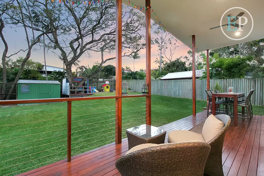 260 Kitchener Road, Stafford Heights Sold by Queensland Sotheby's International Realty - image 1