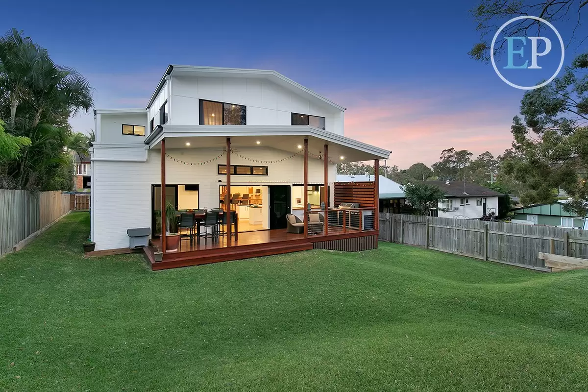 260 Kitchener Road, Stafford Heights Sold by Queensland Sotheby's International Realty - image 1