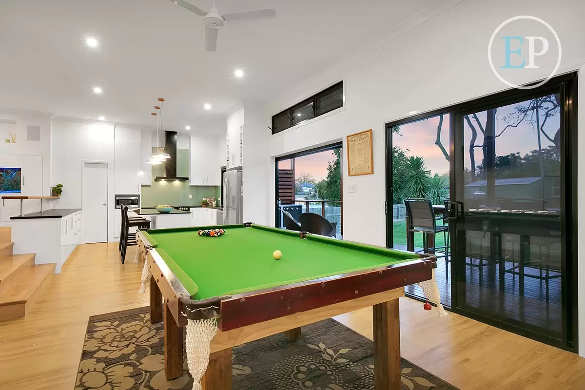 260 Kitchener Road, Stafford Heights Sold by Queensland Sotheby's International Realty - image 1
