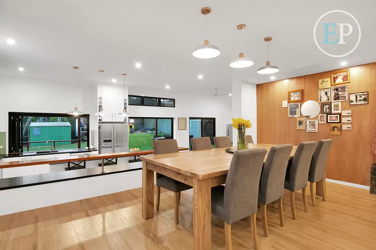 260 Kitchener Road, Stafford Heights Sold by Queensland Sotheby's International Realty - image 1