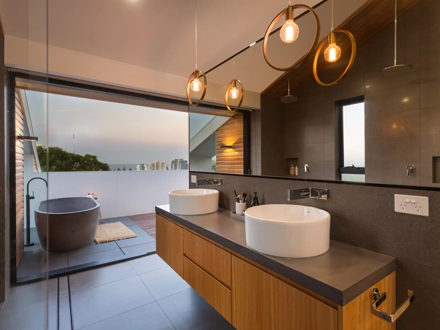 45 Hill Avenue, Burleigh Heads Sold by Queensland Sotheby's International Realty - image 1