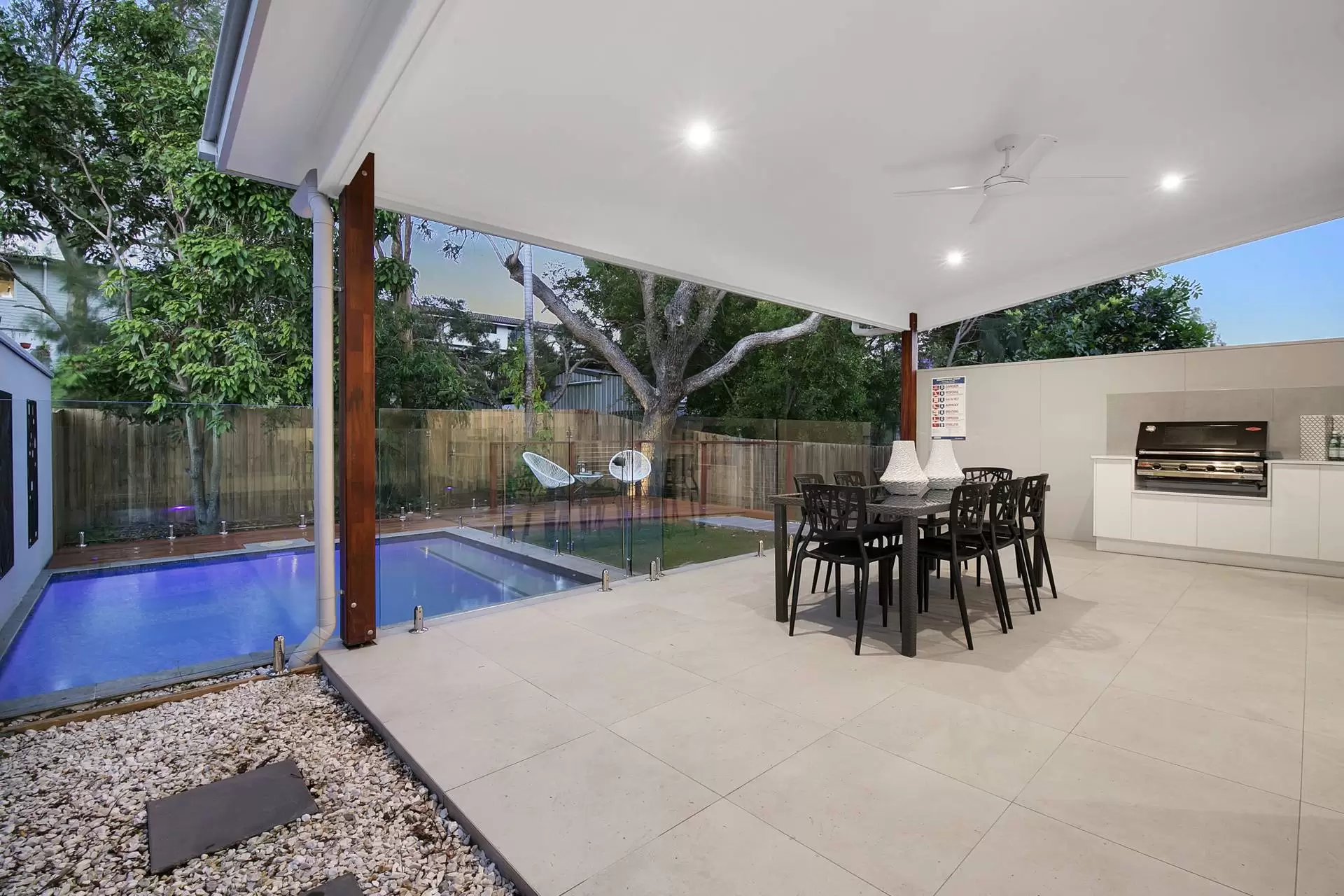 42 Melbourne Avenue, Camp Hill Sold by Queensland Sotheby's International Realty - image 1