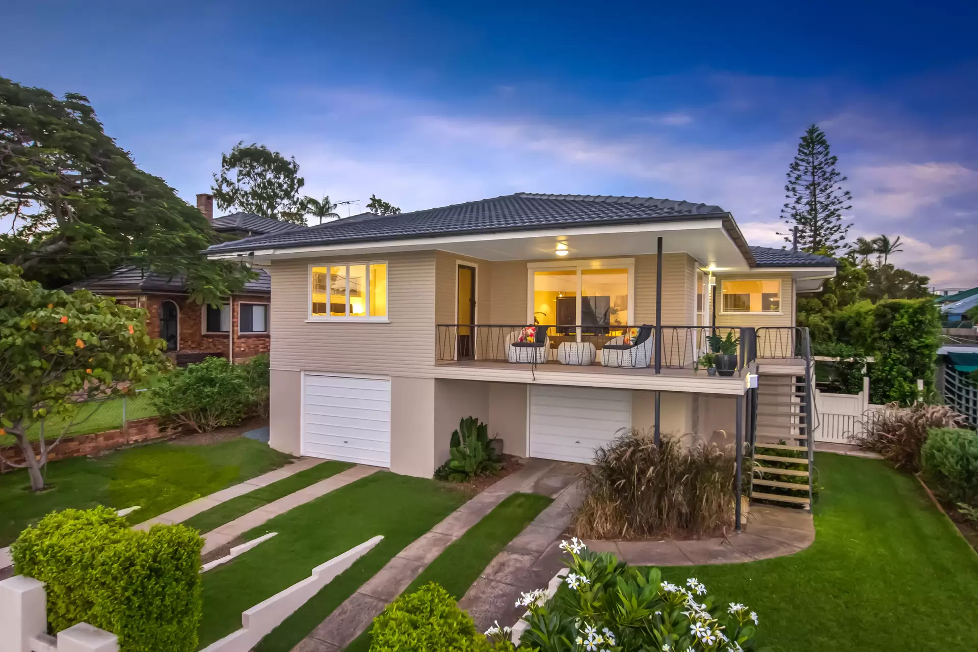 75 Alkoomie Street, Wynnum Sold by Queensland Sotheby's International Realty - image 1