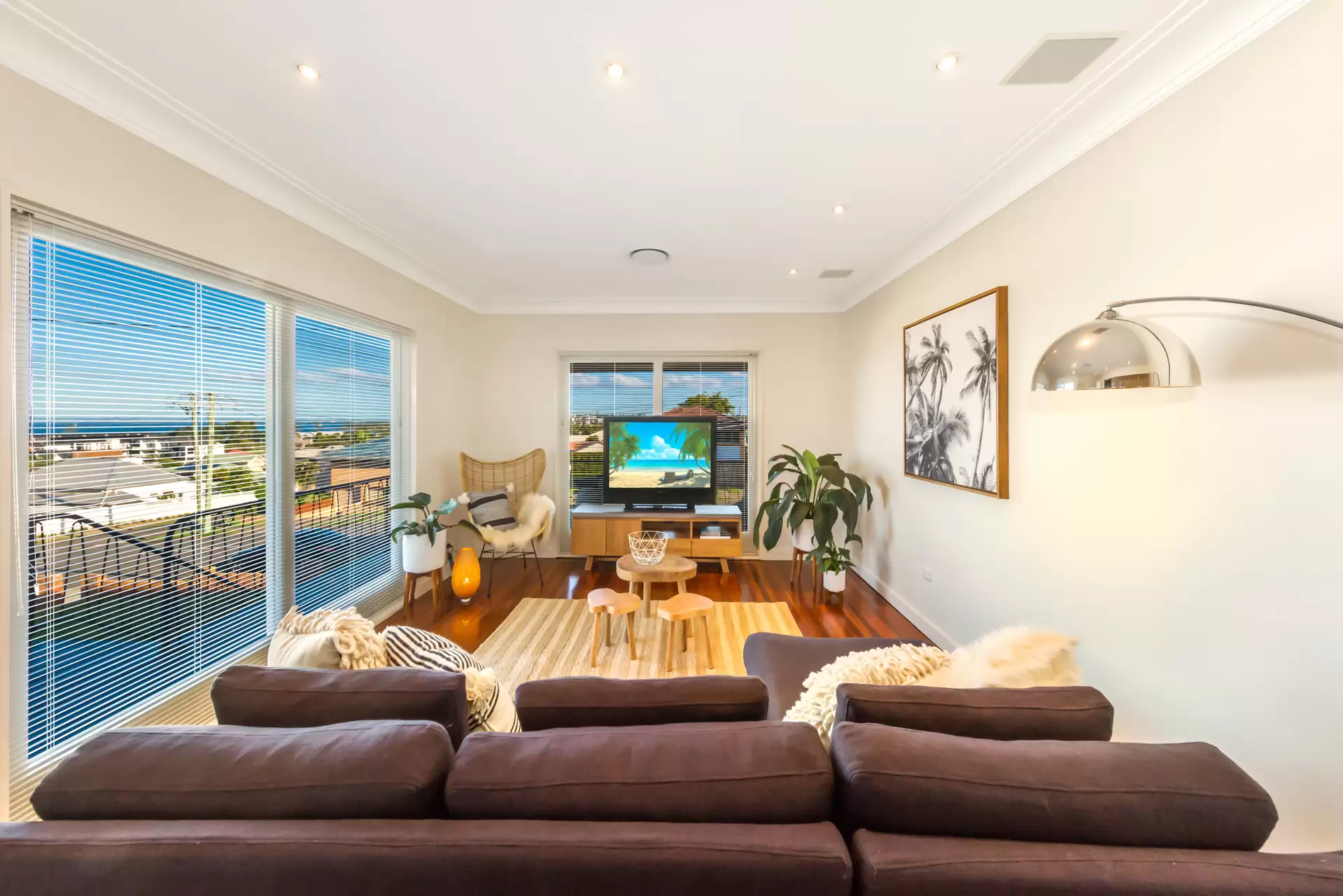 75 Alkoomie Street, Wynnum Sold by Queensland Sotheby's International Realty - image 1