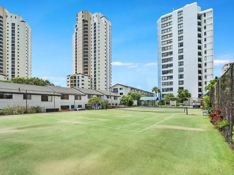 4/3576 Main Beach Parade, Main Beach Sold by  - image 1