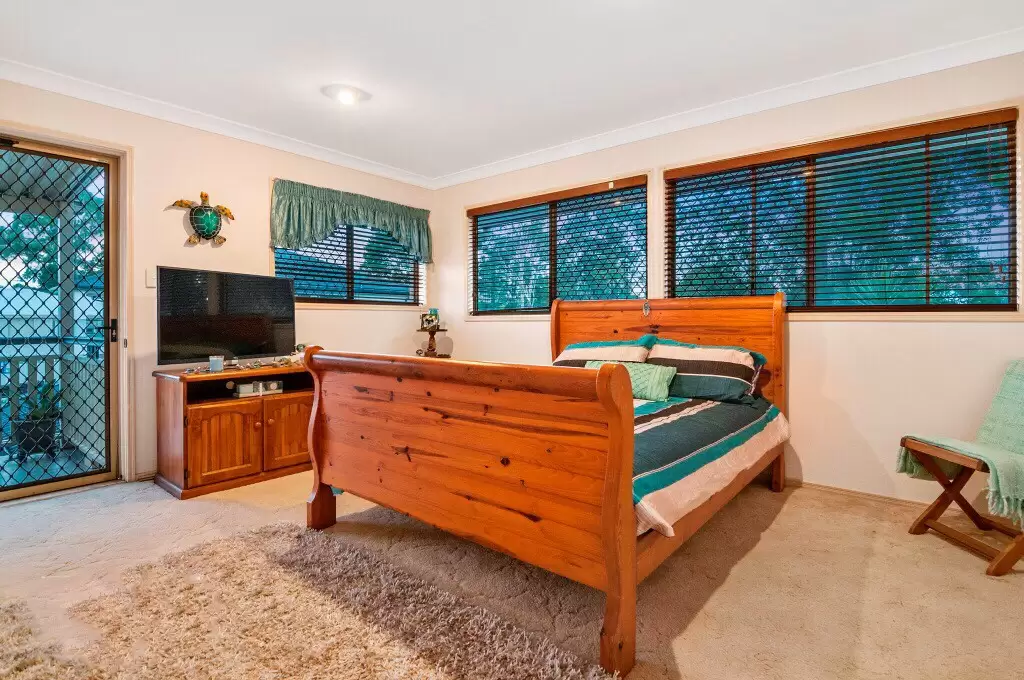 7 Penson Street, Stretton Sold by  - image 1