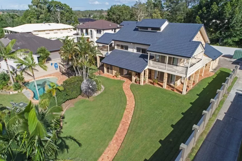 7 Penson Street, Stretton Sold by  - image 1