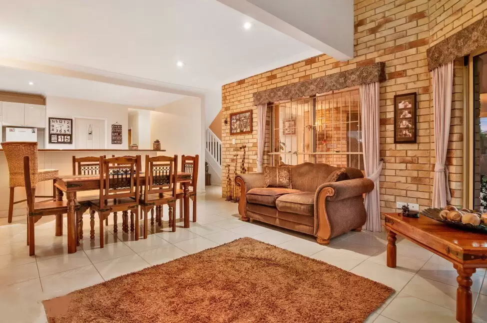 7 Penson Street, Stretton Sold by Queensland Sotheby's International Realty - image 1