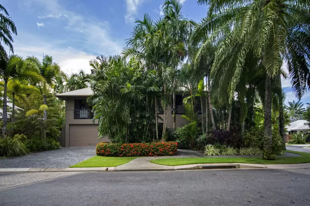 35 Beachfront Mirage Drive, Port Douglas Sold by Queensland Sotheby's International Realty - image 1
