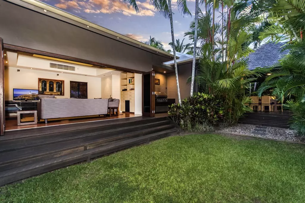 35 Beachfront Mirage Drive, Port Douglas Sold by Queensland Sotheby's International Realty - image 1