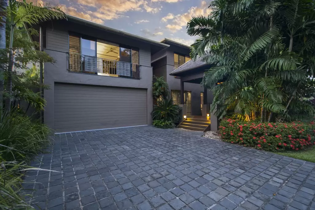 35 Beachfront Mirage Drive, Port Douglas Sold by Queensland Sotheby's International Realty - image 1