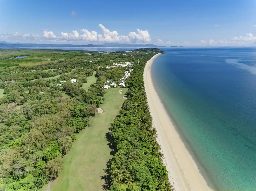 35 Beachfront Mirage Drive, Port Douglas Sold by Queensland Sotheby's International Realty - image 1