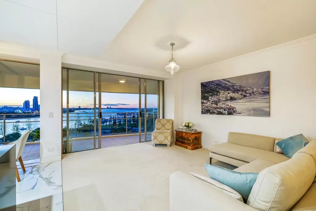 2113/1 Lennie Avenue, Main Beach Sold by  - image 1
