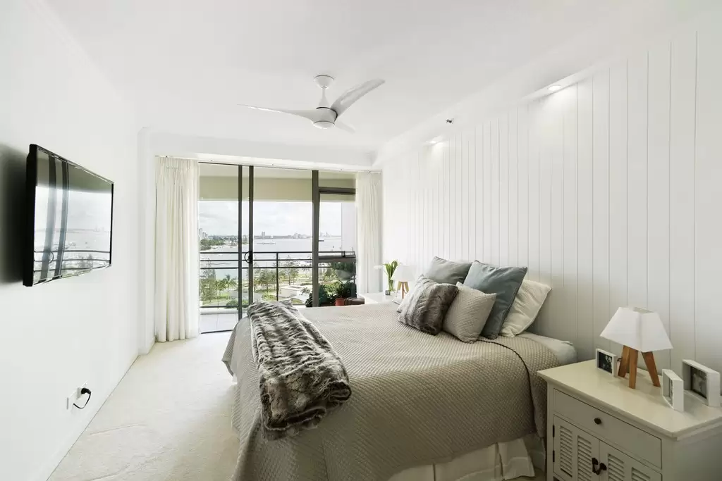 2113/1 Lennie Avenue, Main Beach Sold by  - image 1