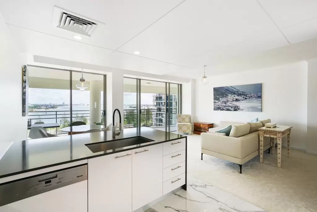 2113/1 Lennie Avenue, Main Beach Sold by  - image 1