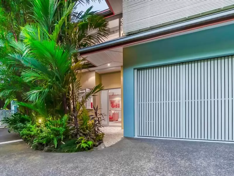 10/31 Murphy Street, Port Douglas Sold by  - image 1