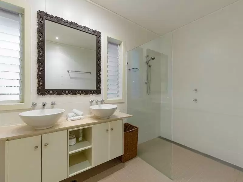 10/31 Murphy Street, Port Douglas Sold by Queensland Sotheby's International Realty - image 1