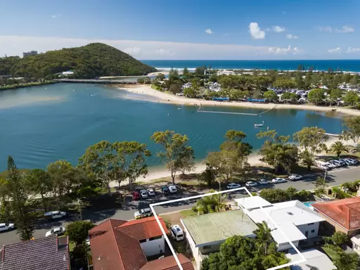 26 Murlong Crescent, Palm Beach Sold by 