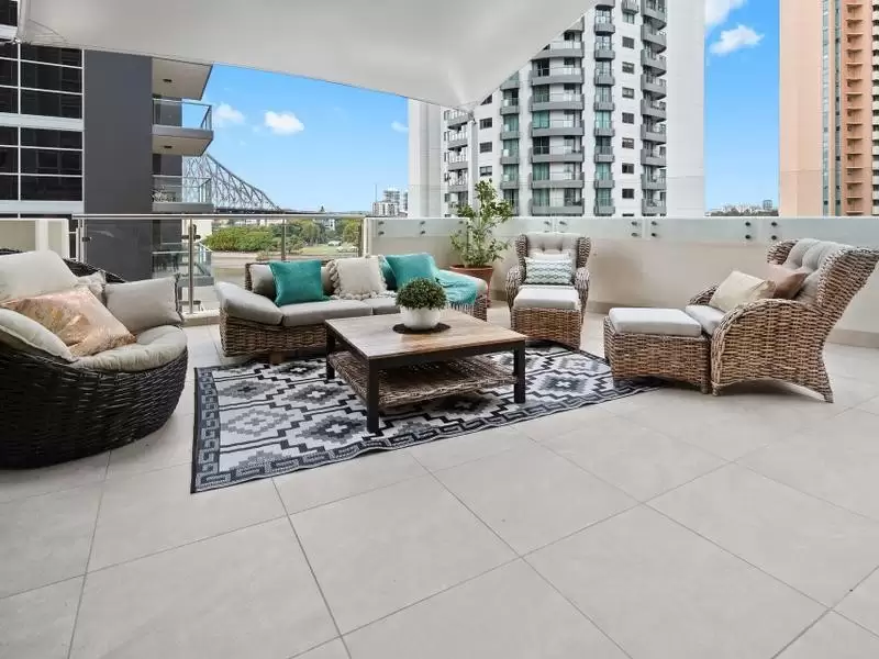 403/483 Adelaide Street, Brisbane City Sold by  - image 1