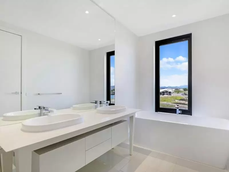 7 Concourse Drive, Mermaid Waters Leased by  - image 1