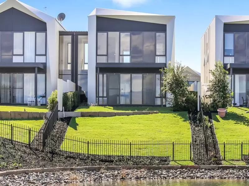 7 Concourse Drive, Mermaid Waters Leased by 