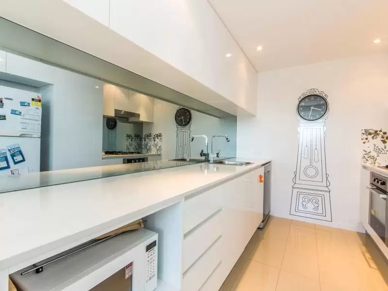 306/15 Compass Drive, Biggera Waters Leased by  - image 1