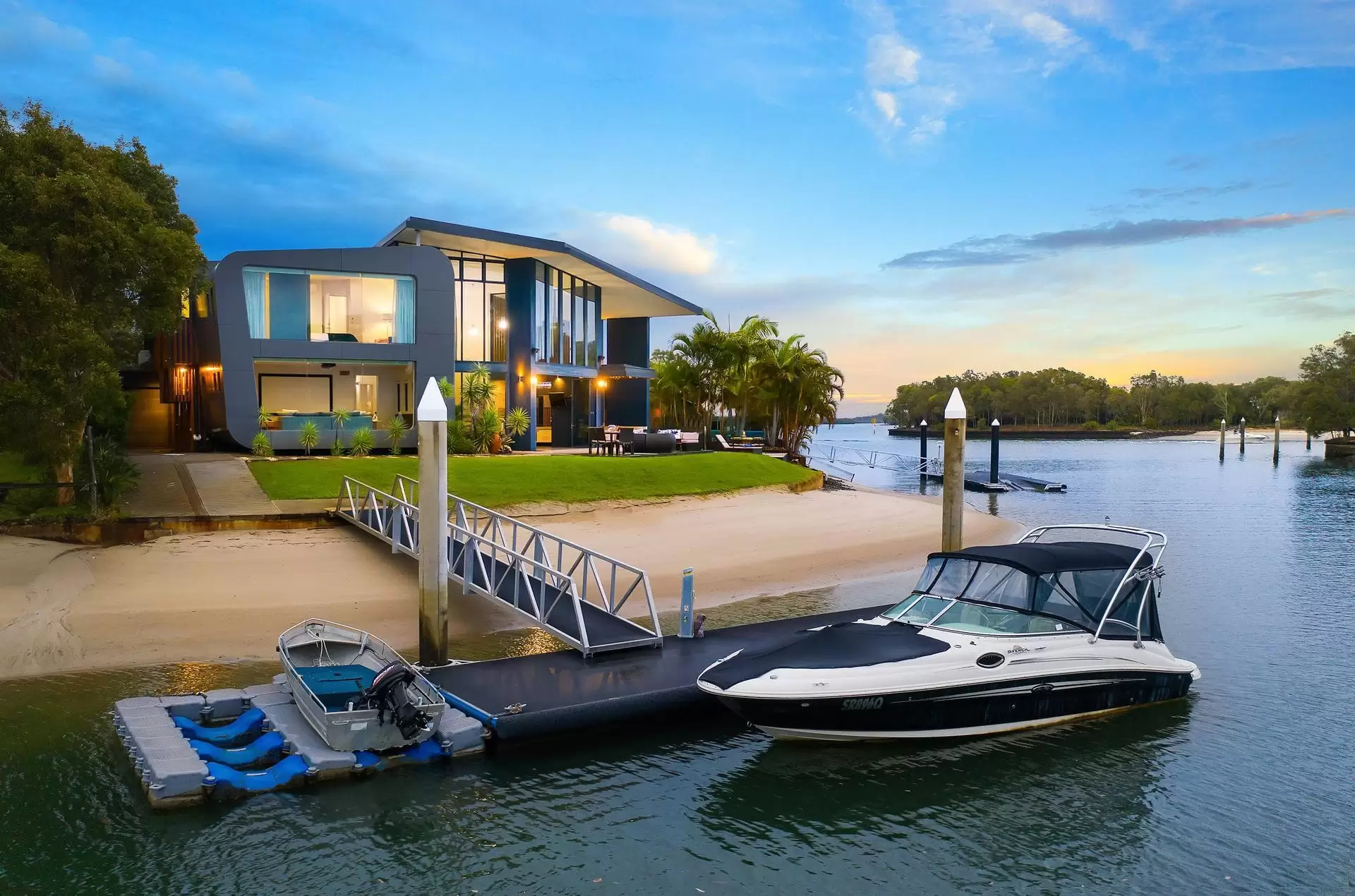 21 Casuarina Court, South Stradbroke Sold by  - image 1