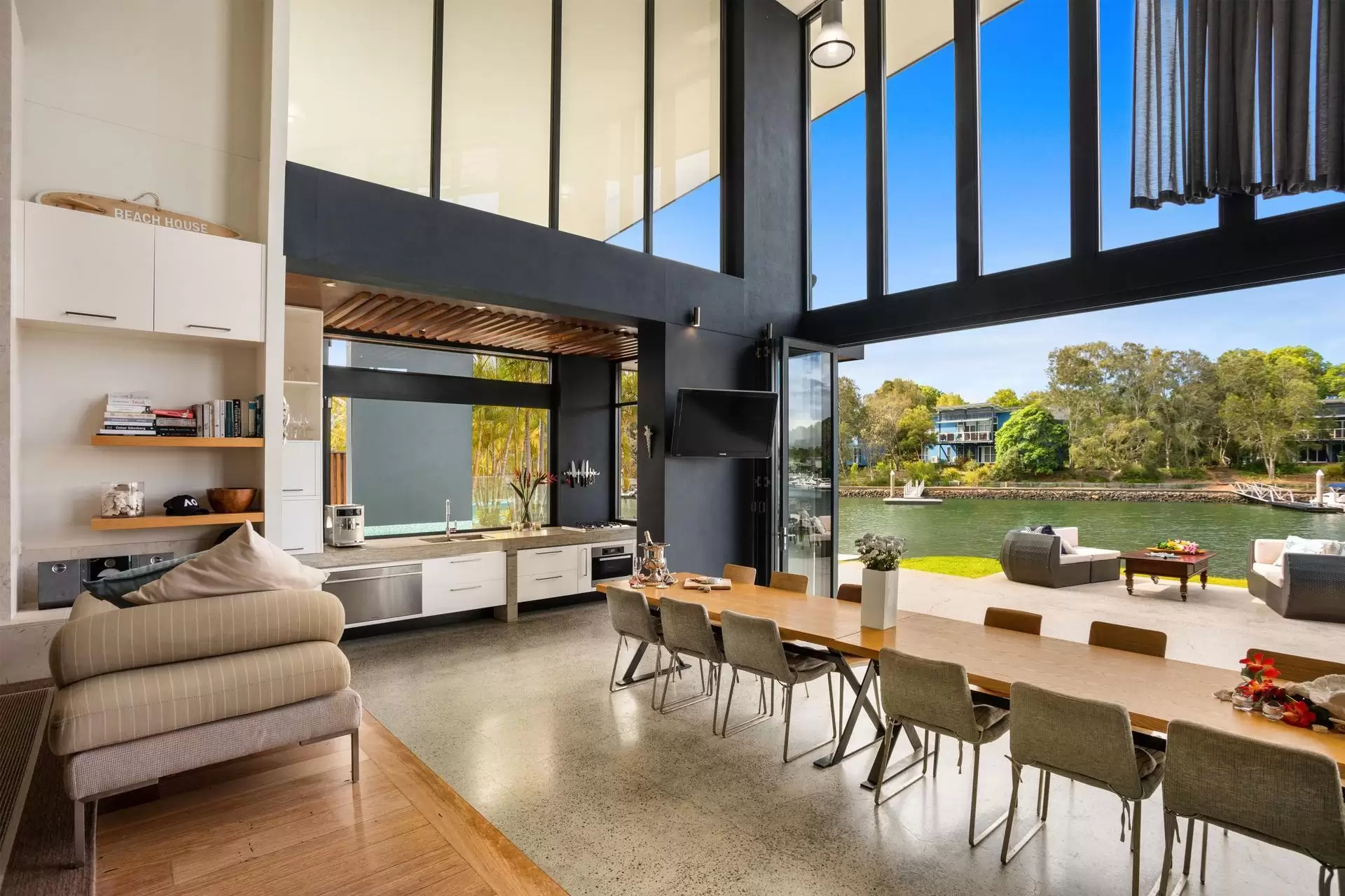 21 Casuarina Court, South Stradbroke Sold by  - image 1