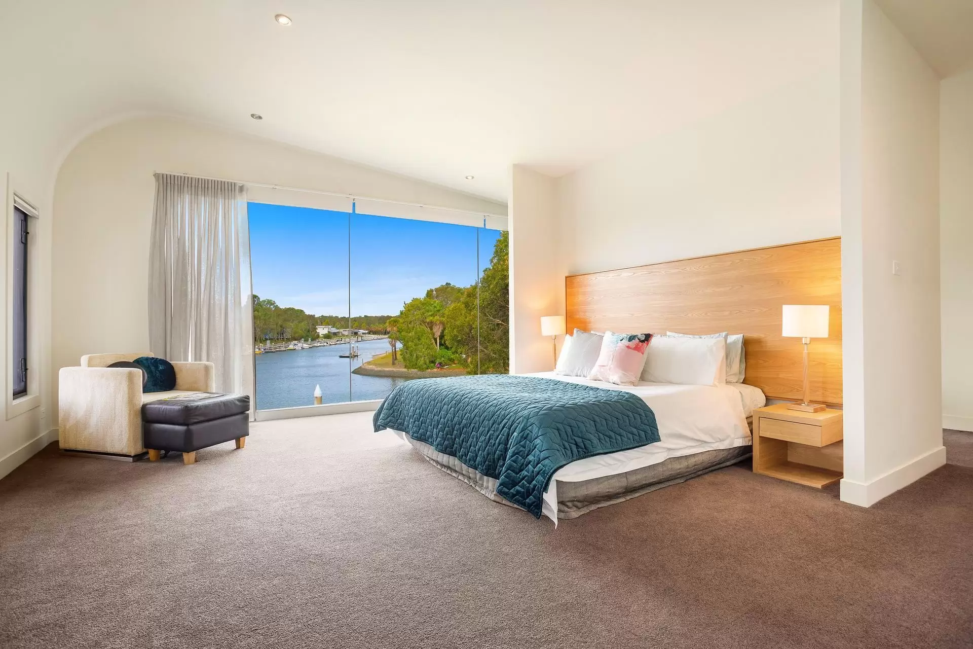 21 Casuarina Court, South Stradbroke Sold by Queensland Sotheby's International Realty - image 1