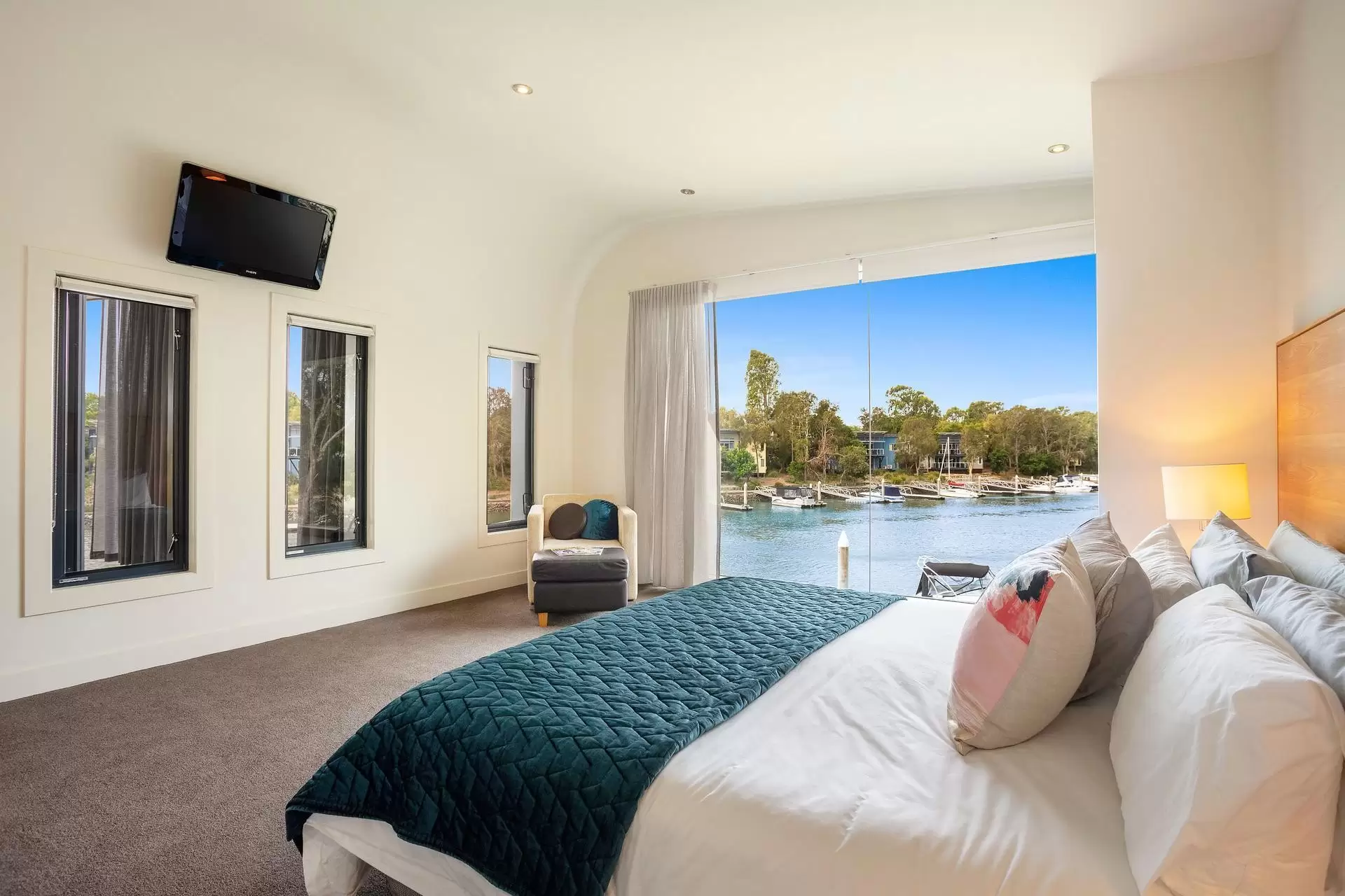 21 Casuarina Court, South Stradbroke Sold by Queensland Sotheby's International Realty - image 1