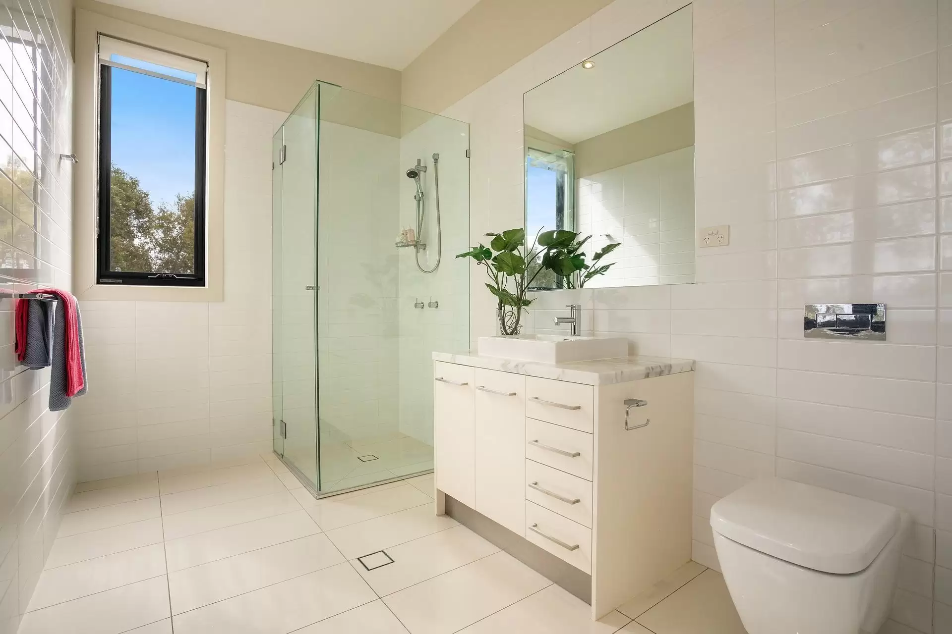 21 Casuarina Court, South Stradbroke Sold by Queensland Sotheby's International Realty - image 1