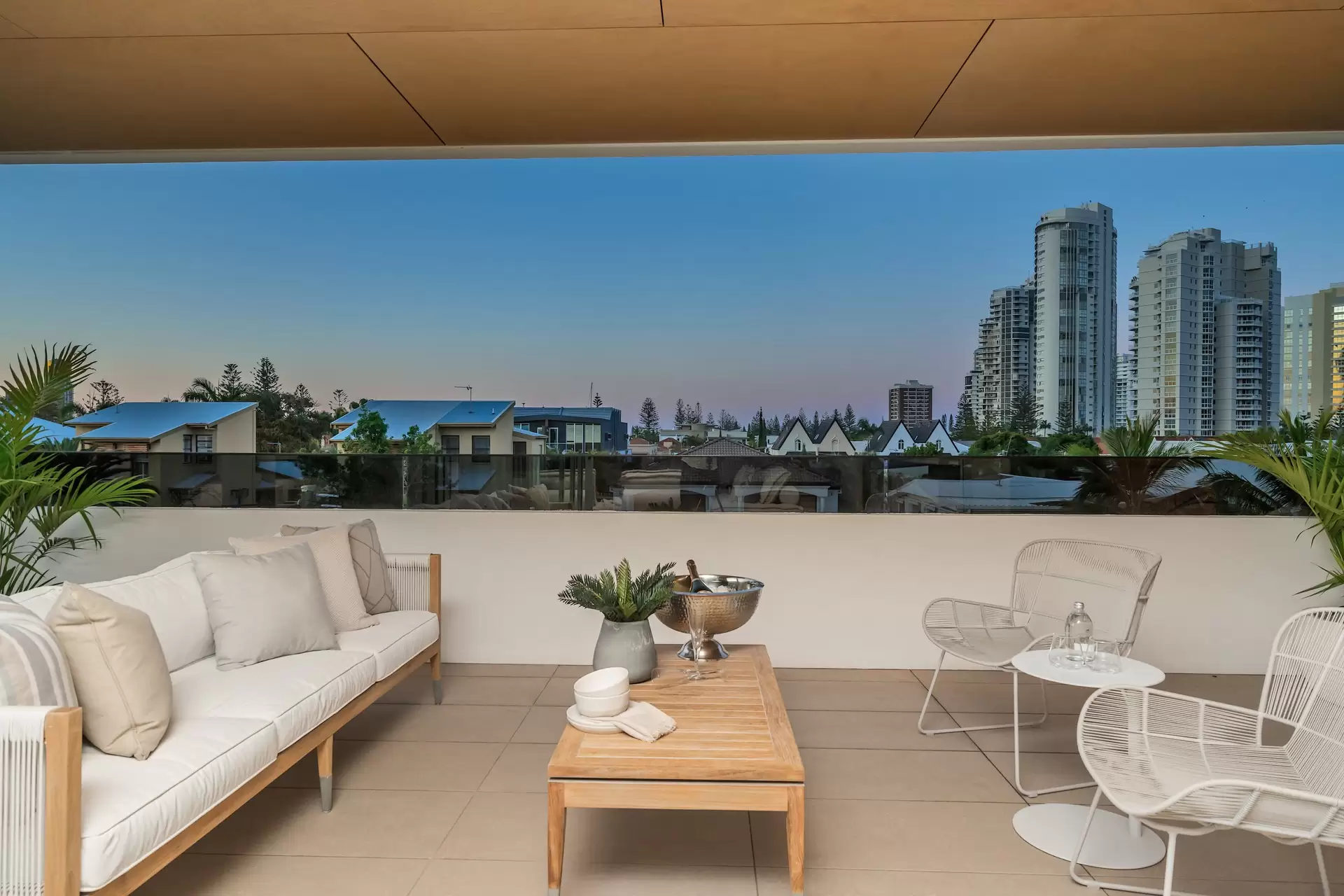 302 Woodroffe Avenue, Main Beach Sold by Queensland Sotheby's International Realty - image 1