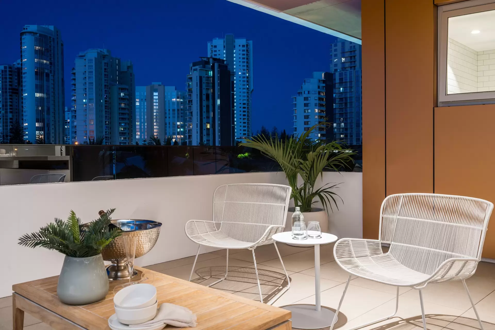 302 Woodroffe Avenue, Main Beach Sold by Queensland Sotheby's International Realty - image 1
