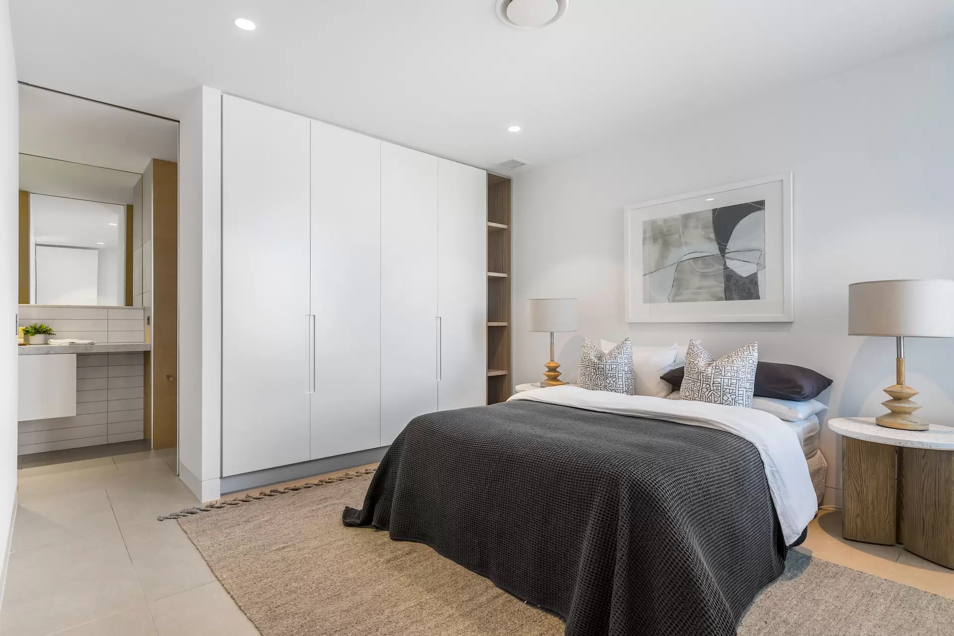 302 Woodroffe Avenue, Main Beach Sold by Queensland Sotheby's International Realty - image 1