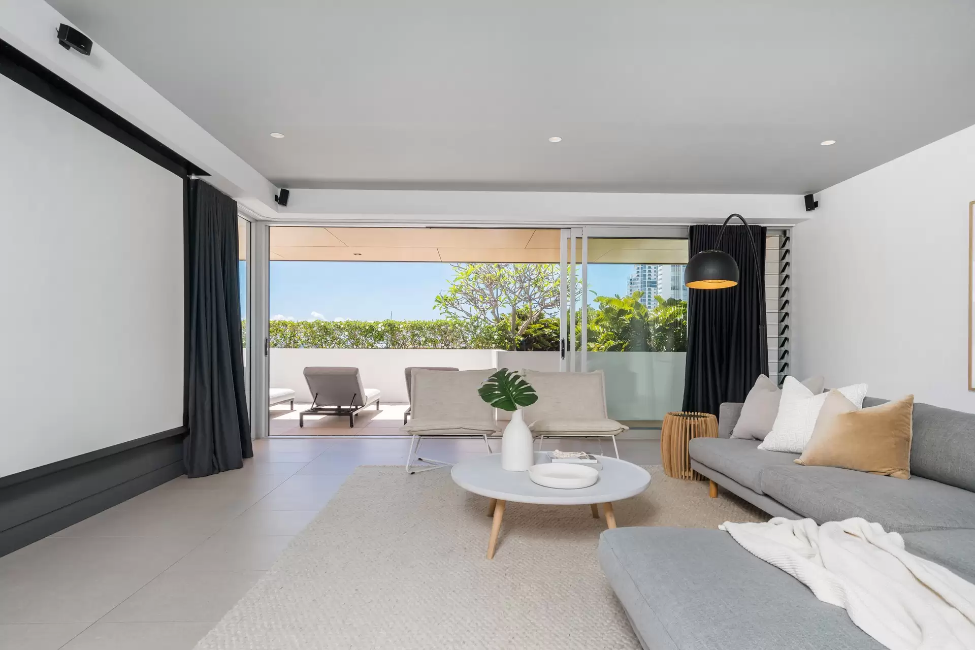 302 Woodroffe Avenue, Main Beach Sold by Queensland Sotheby's International Realty - image 1