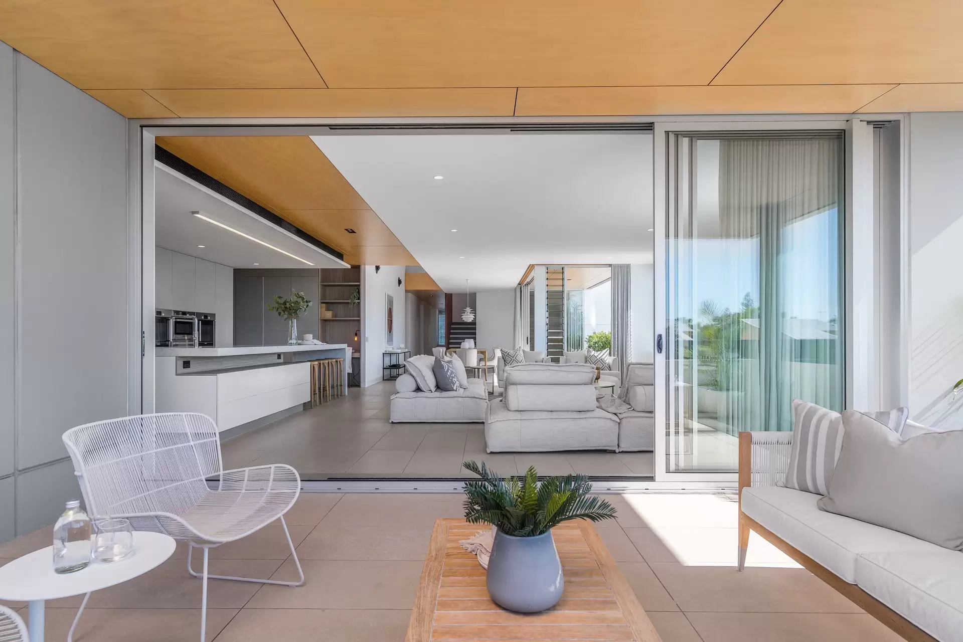 302 Woodroffe Avenue, Main Beach Sold by Queensland Sotheby's International Realty - image 1