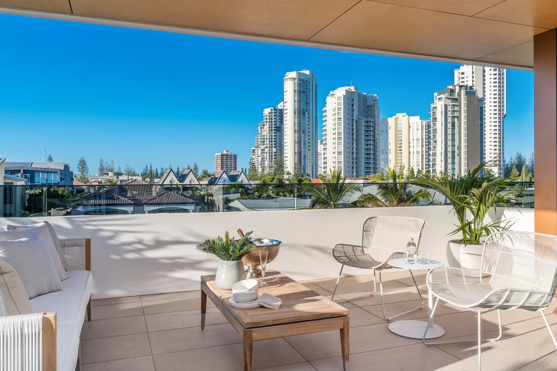 302 Woodroffe Avenue, Main Beach Sold by Queensland Sotheby's International Realty - image 1