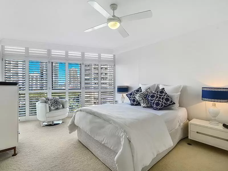 2061/1 Lennie Avenue, Main Beach Sold by  - image 1
