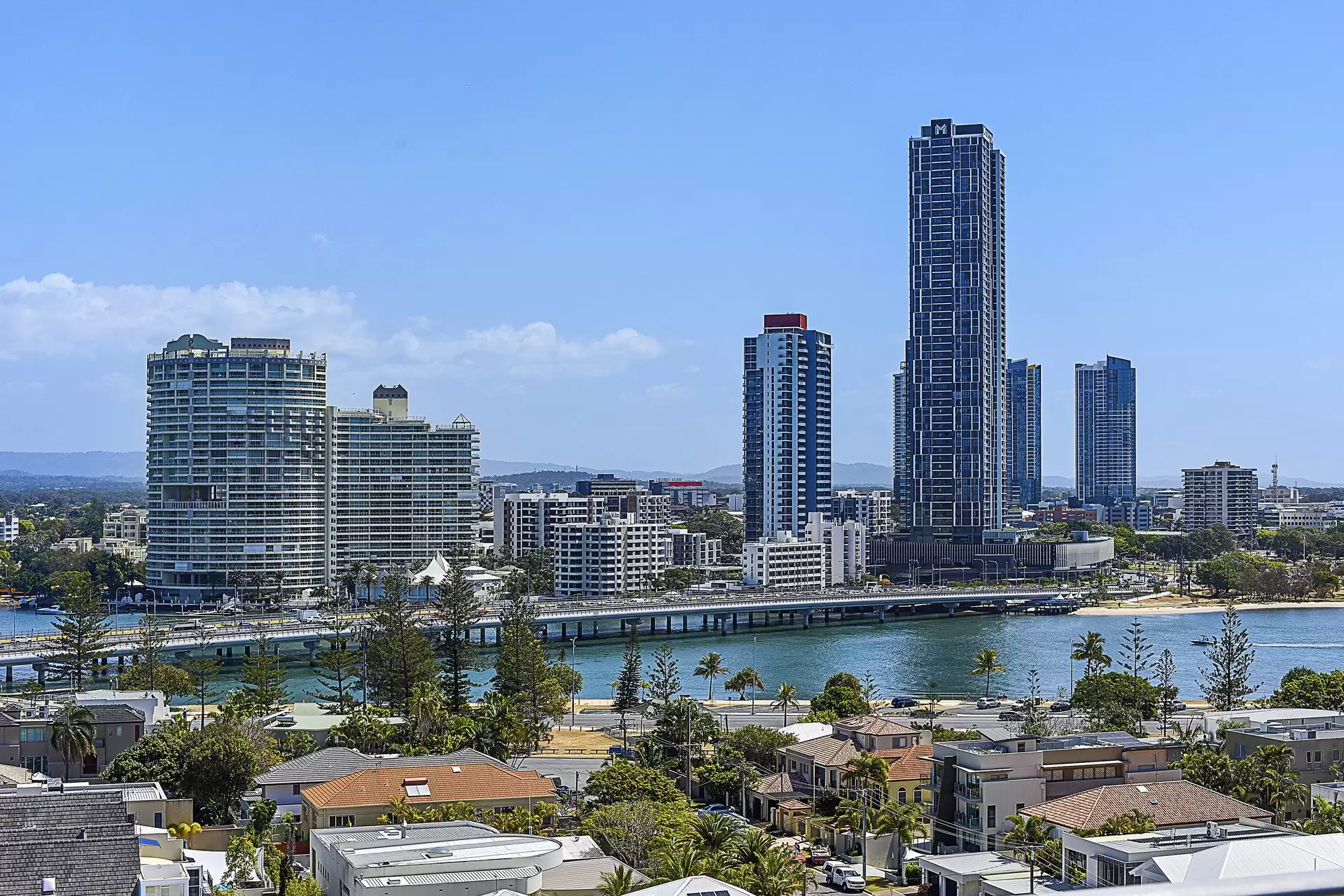 14/19 Peak Avenue, Main Beach Sold by  - image 1
