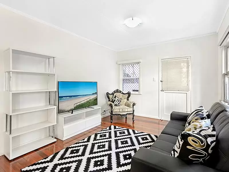 3/47 Rankin Parade, Main Beach Leased by  - image 1