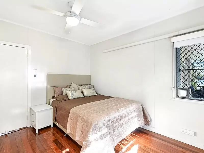 1/47 Rankin Parade, Main Beach Leased by  - image 1