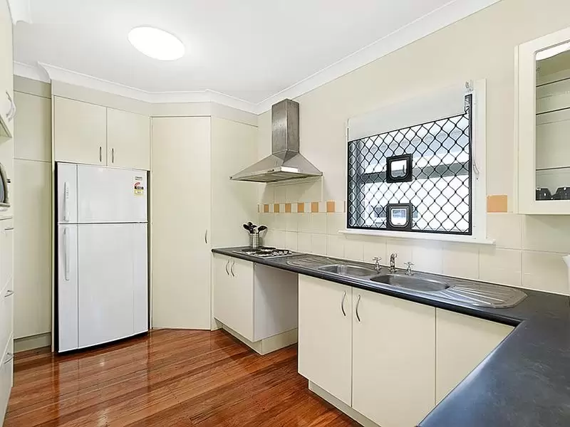 1/47 Rankin Parade, Main Beach Leased by  - image 1