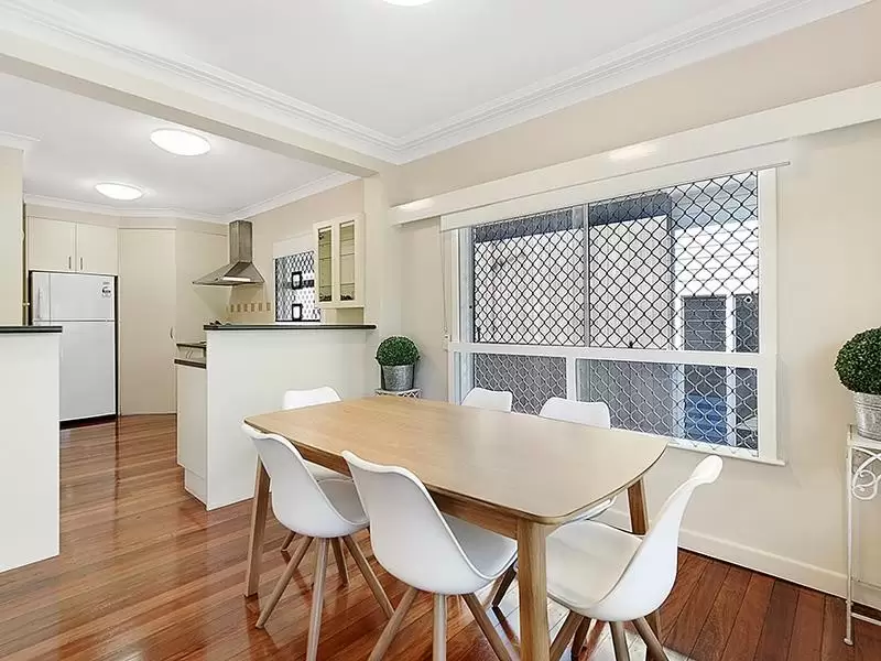 1/47 Rankin Parade, Main Beach Leased by  - image 1