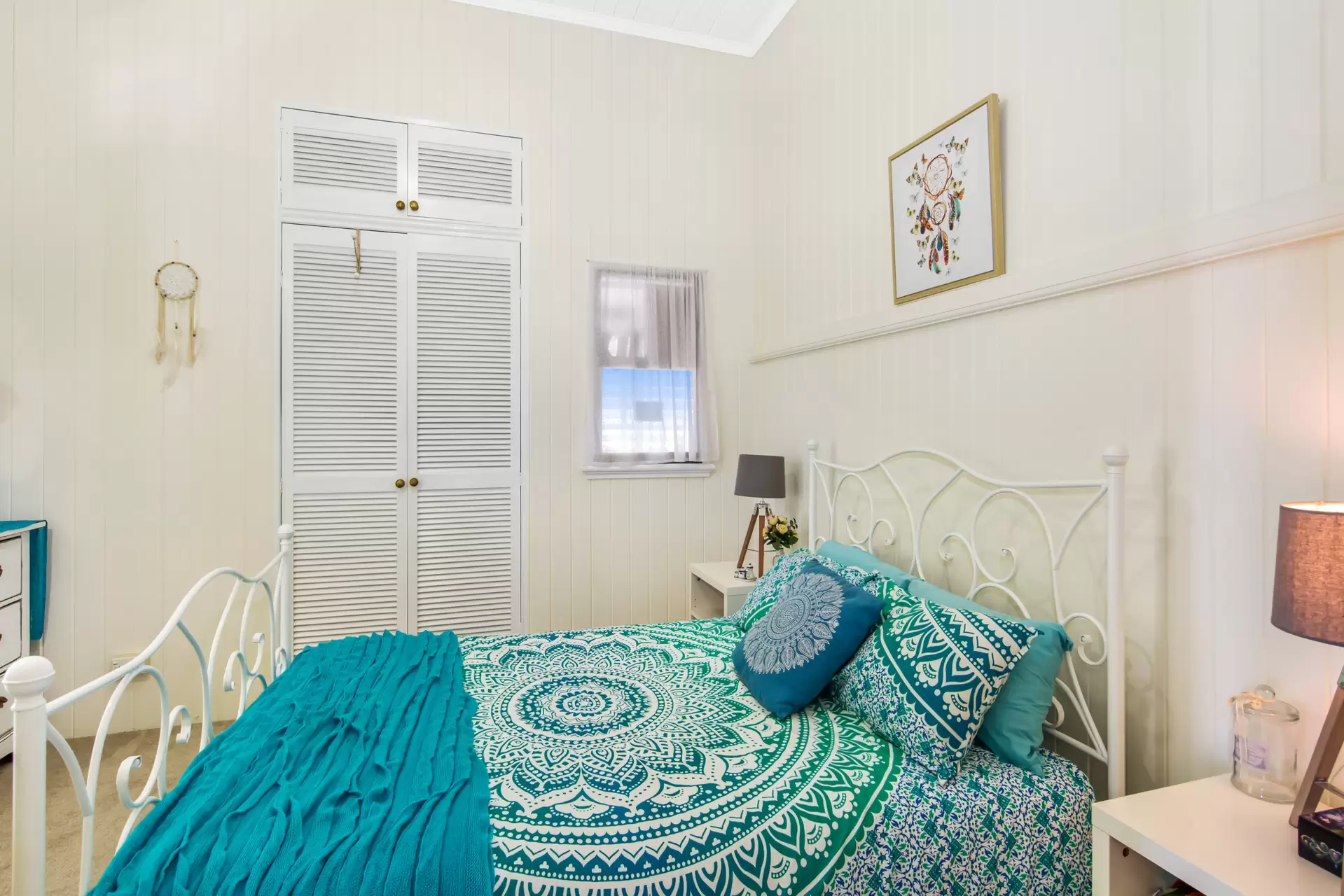 11 Waterview Avenue, Wynnum Sold by Queensland Sotheby's International Realty - image 1