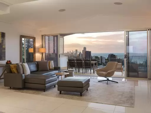 61 George Street, Burleigh Heads Sold by 