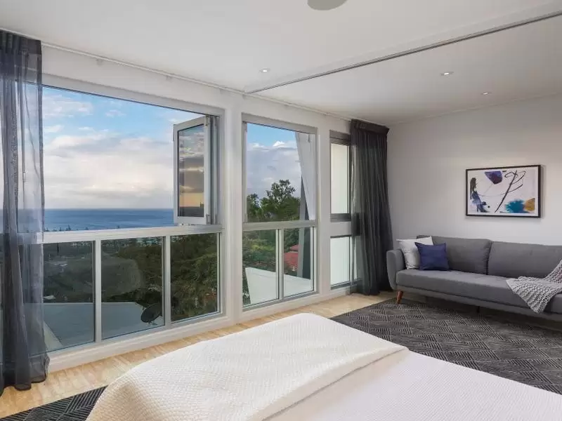 61 George Street, Burleigh Heads Sold by Queensland Sotheby's International Realty - image 1