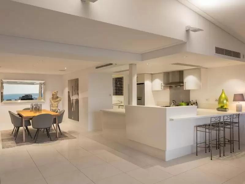 61 George Street, Burleigh Heads Sold by Queensland Sotheby's International Realty - image 1
