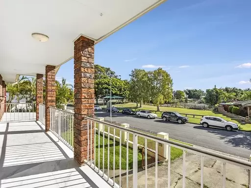 32 Daimler Drive, Bundall Sold by Queensland Sotheby's International Realty