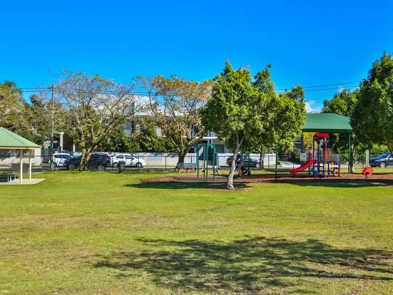 25 Buddina Street, Stafford Sold by Queensland Sotheby's International Realty - image 1