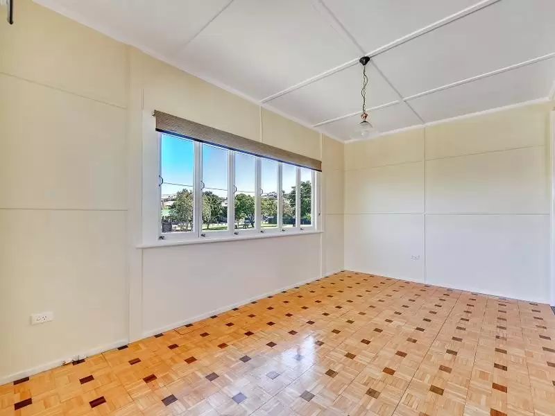 25 Buddina Street, Stafford Sold by Queensland Sotheby's International Realty - image 1